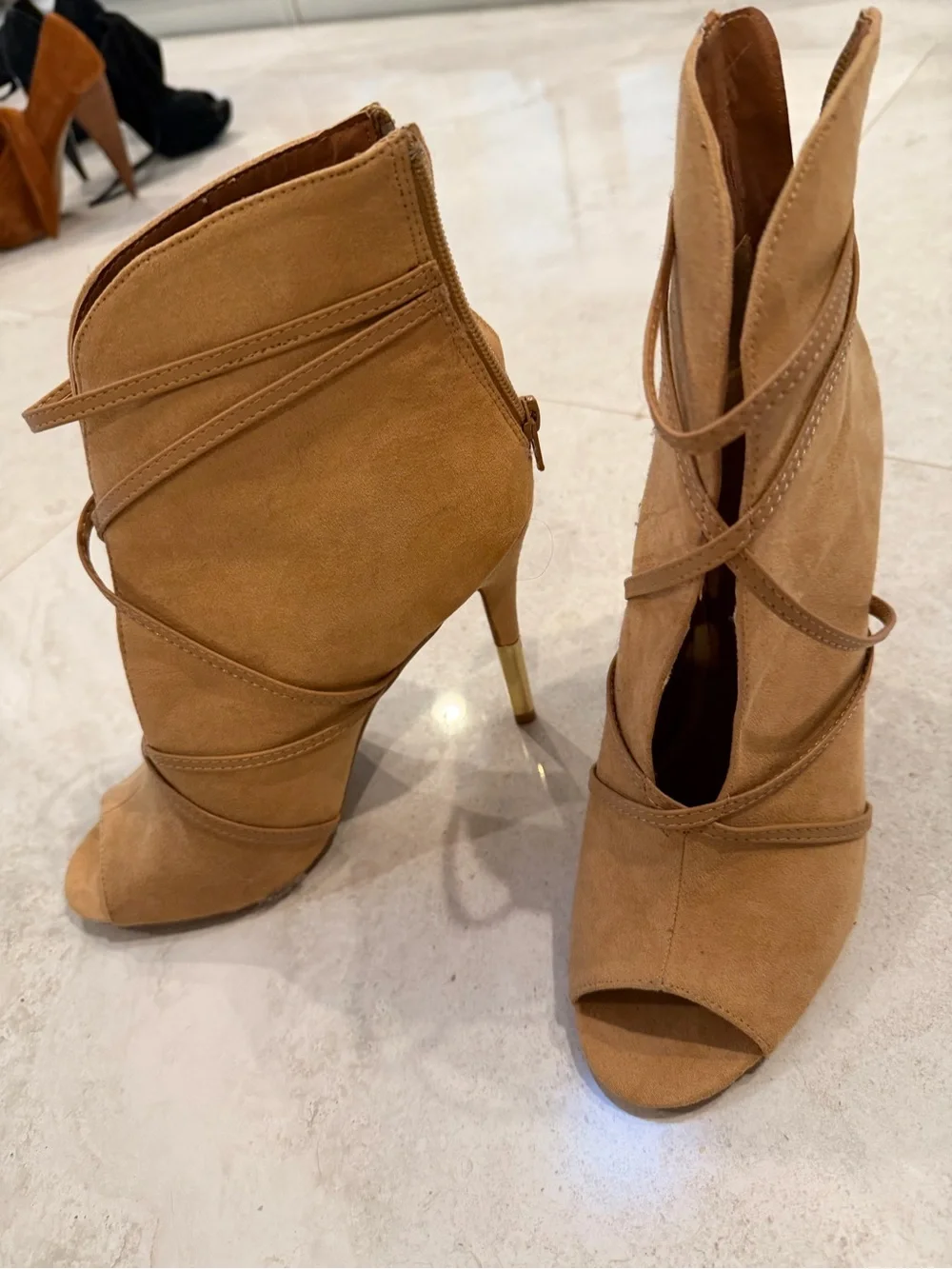 Qupid tan camel
